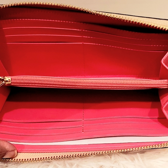 Coach Wallet - Picture 5 of 8